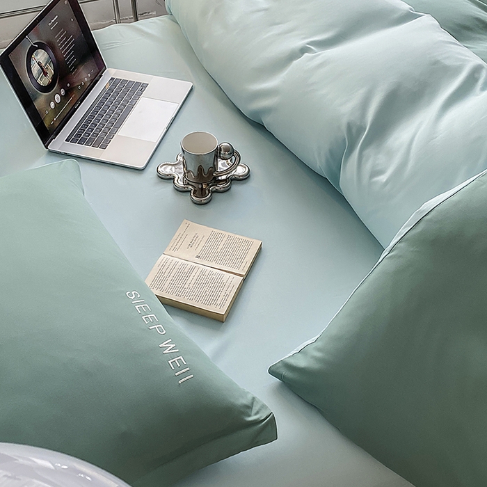 91家纺网 家纺一手货源 找家纺 啊雅家居 2026新款双拼绣花四季款磨毛三件套四件套床单款床笠款 奶石兰加奶星蓝