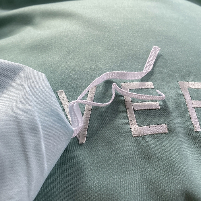 91家纺网 家纺一手货源 找家纺 啊雅家居 2026新款双拼绣花四季款磨毛三件套四件套床单款床笠款 奶石兰加奶星蓝