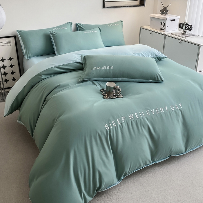 91家纺网 家纺一手货源 找家纺 啊雅家居 2026新款双拼绣花四季款磨毛三件套四件套床单款床笠款 奶石兰加奶星蓝