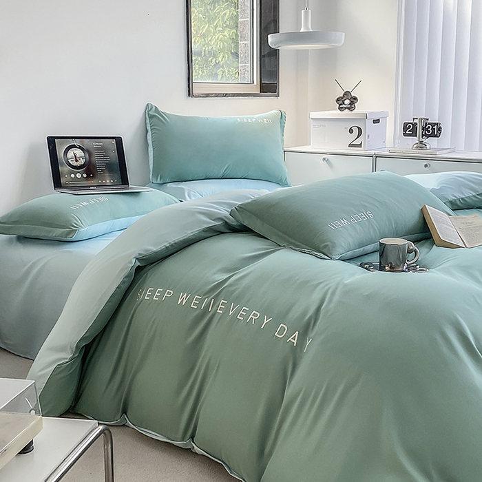 91家纺网 家纺一手货源 找家纺 啊雅家居 2026新款双拼绣花四季款磨毛三件套四件套床单款床笠款 奶石兰加奶星蓝