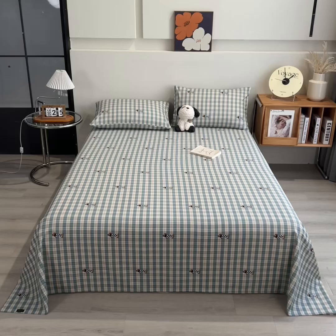 91家纺网 家纺一手货源 找家纺 芃成家纺 2026春夏新款全棉纯棉加厚老粗布单床单床单单件床单三件套 小格波点狗