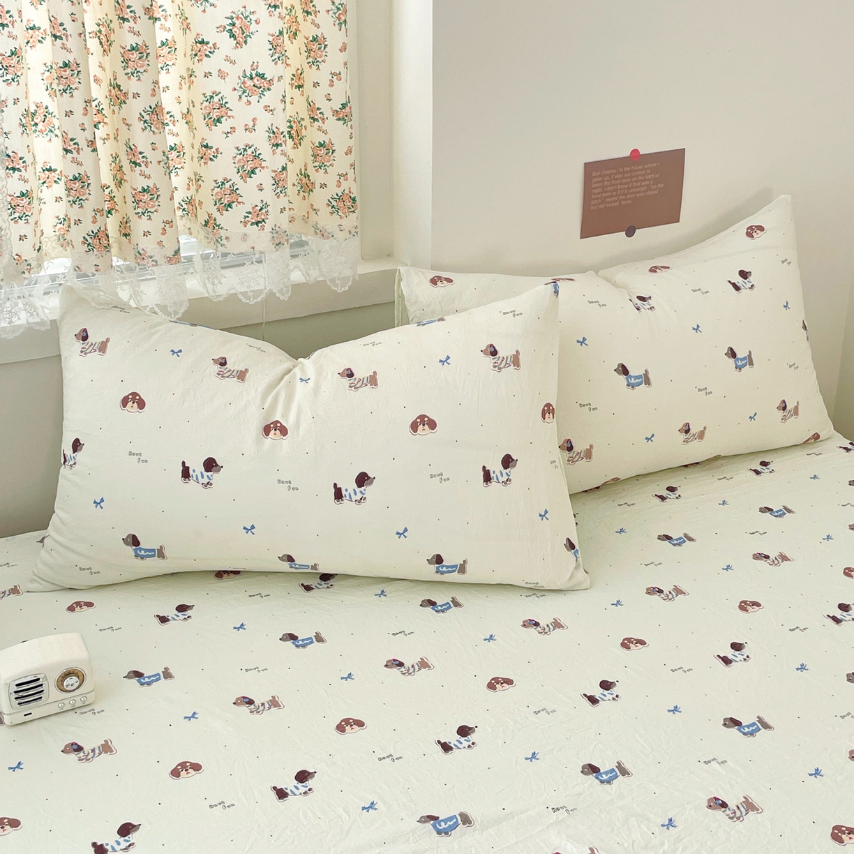 91家纺网 家纺一手货源 找家纺 纽缦家纺 2026春夏新款A类水洗棉四件套 可可腊肠犬