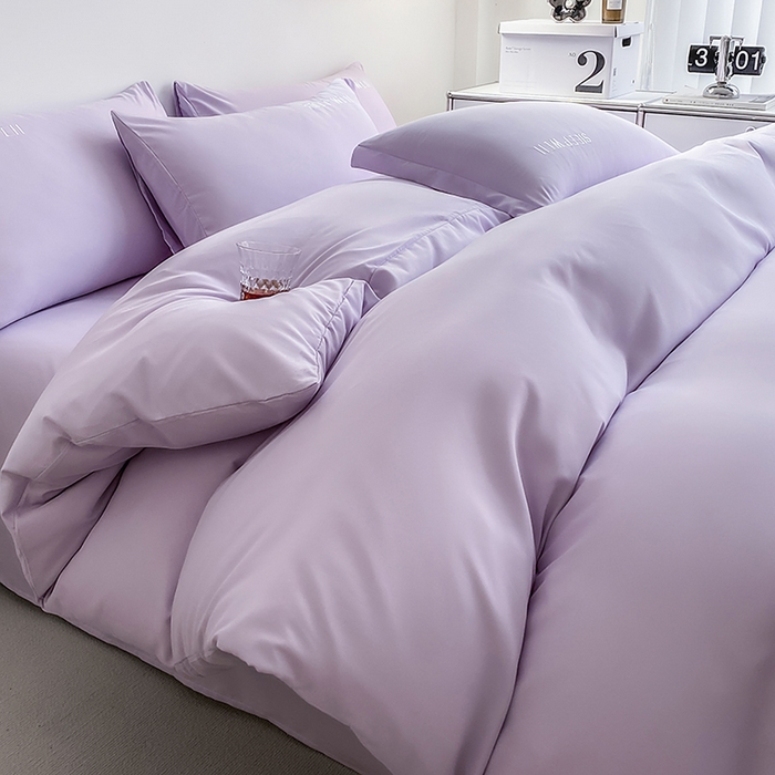 91家纺网 家纺一手货源 找家纺 啊雅家居 2026新款双拼绣花四季款磨毛三件套四件套床单款床笠款 奶紫