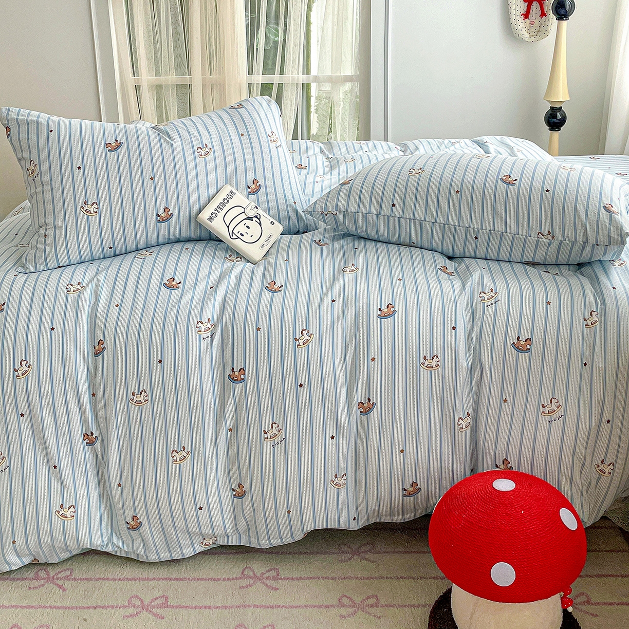 91家纺网 家纺一手货源 找家纺 纽缦家纺 2026春夏新款A类水洗棉四件套 蓝纹木马星