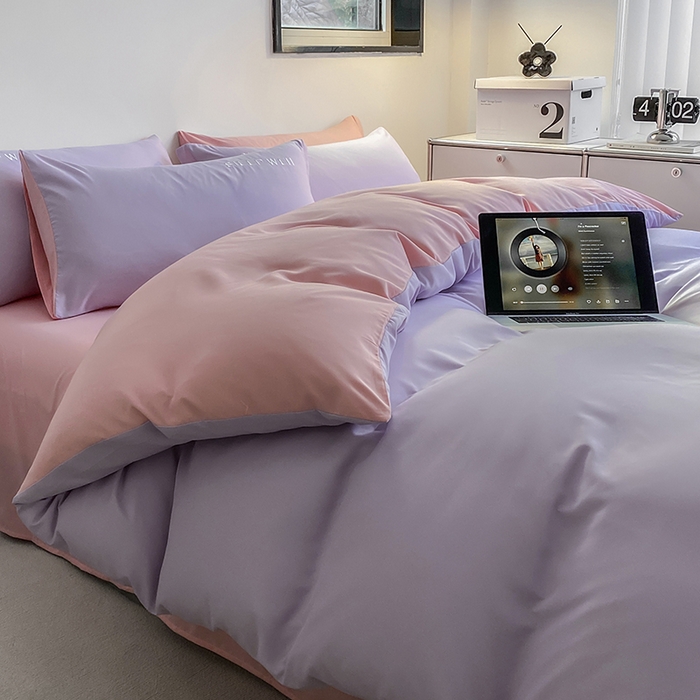 91家纺网 家纺一手货源 找家纺 啊雅家居 2026新款双拼绣花四季款磨毛三件套四件套床单款床笠款 奶紫加奶粉