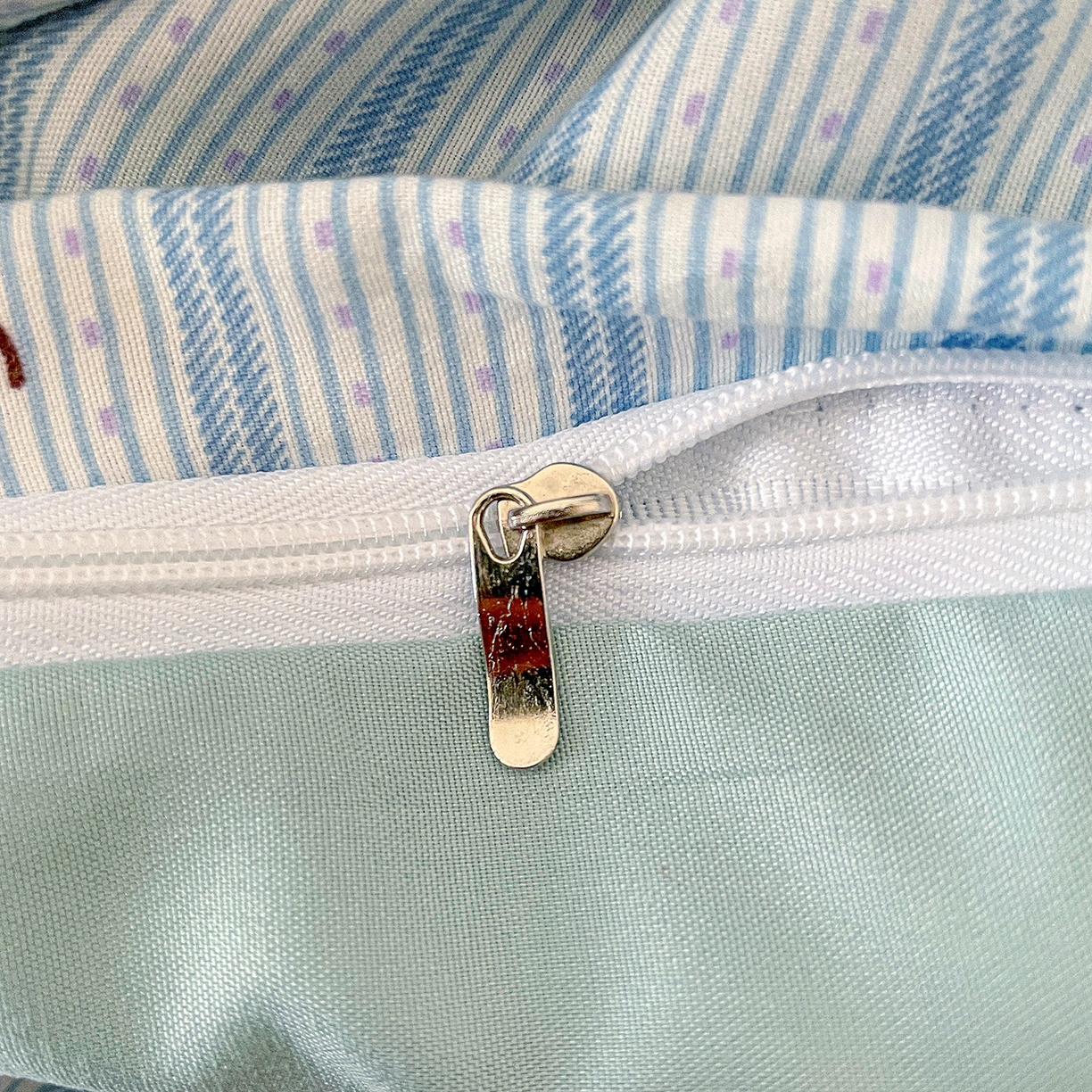 91家纺网 家纺一手货源 找家纺 纽缦家纺 2026春夏新款A类水洗棉四件套 蓝纹木马星