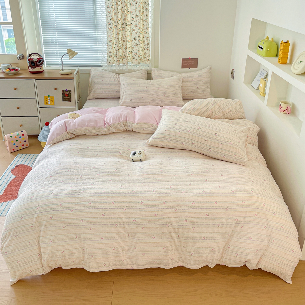 91家纺网 家纺一手货源 找家纺 纽缦家纺 2026春夏新款A类水洗棉四件套 甜樱恋曲