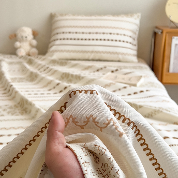 91家纺网 家纺一手货源 找家纺 芃成家纺 2026春夏新款全棉纯棉加厚老粗布单床单床单单件床单三件套 杏影雅条