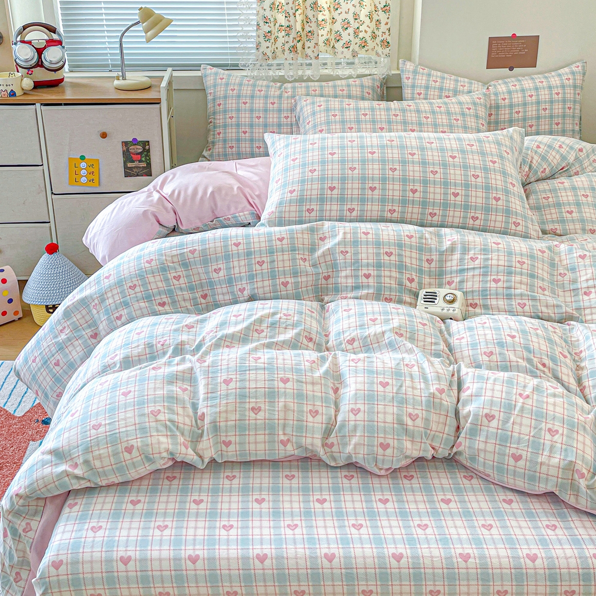 91家纺网 家纺一手货源 找家纺 纽缦家纺 2026春夏新款A类水洗棉四件套 温暖粉心