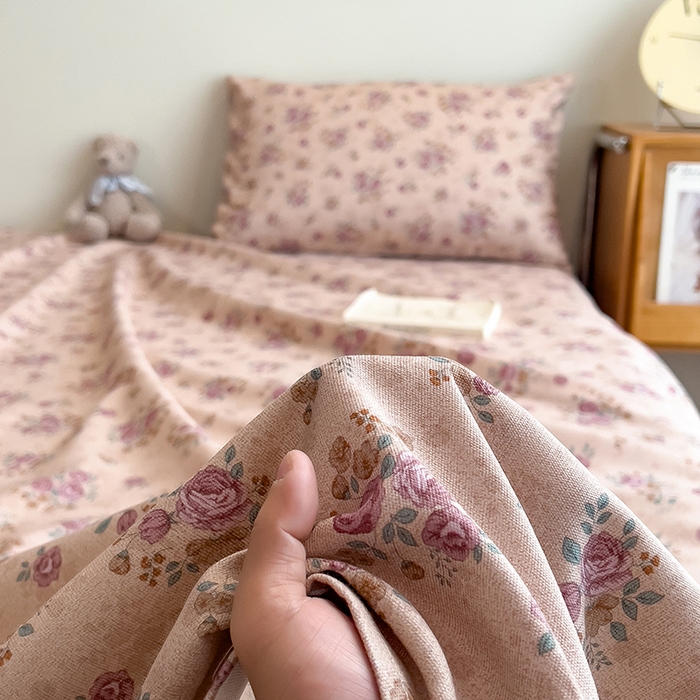 91家纺网 家纺一手货源 找家纺 芃成家纺 2026春夏新款全棉纯棉加厚老粗布单床单床单单件床单三件套 月下玫瑰