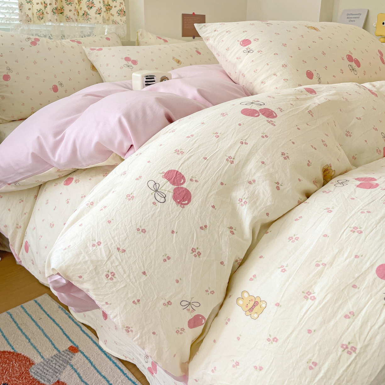 纽缦家纺 2026春夏新款A类水洗棉四件套 摘樱桃的小熊