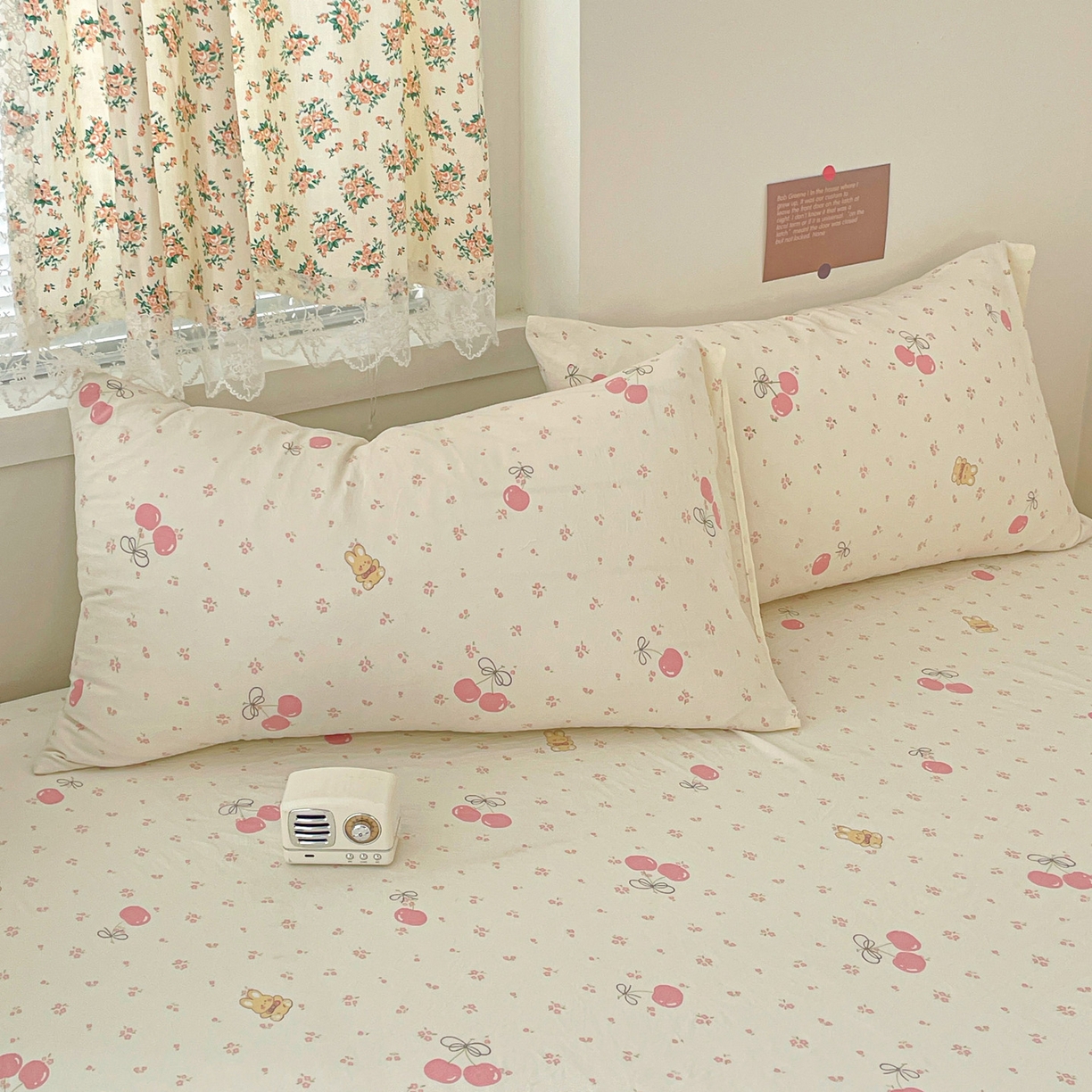 91家纺网 家纺一手货源 找家纺 纽缦家纺 2026春夏新款A类水洗棉四件套 摘樱桃的小熊