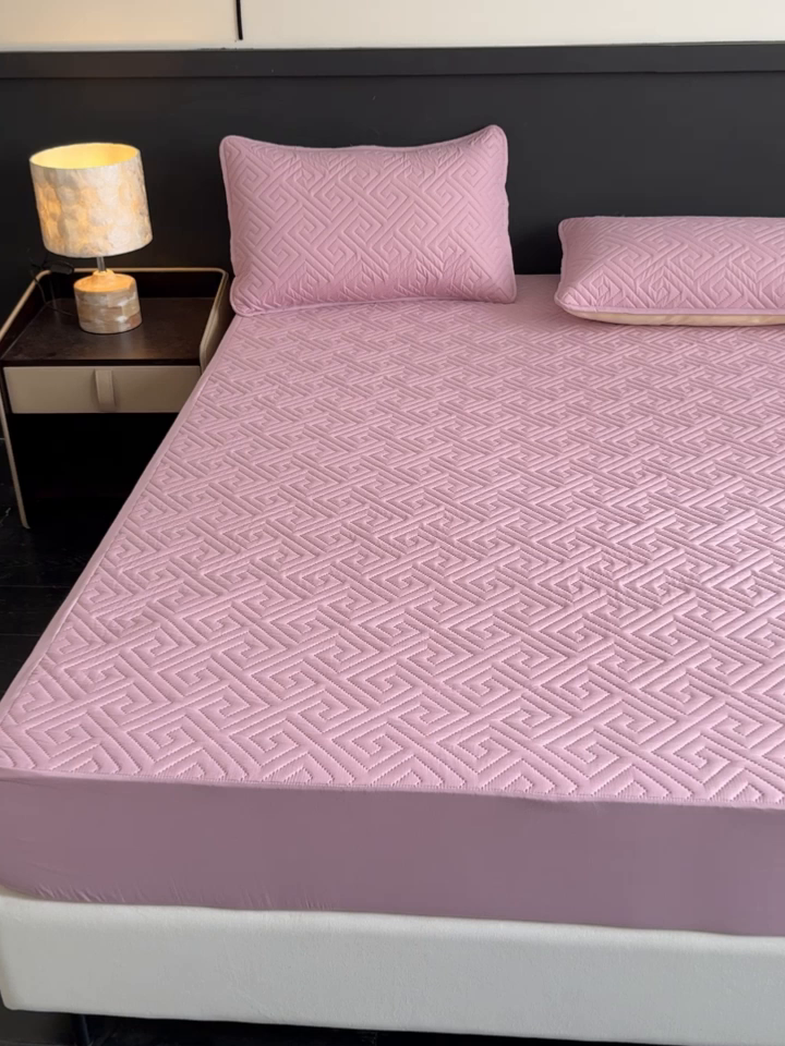 91家纺网 家纺一手货源 找家纺 慕克斯家纺 2026新款防水回字格床笠-慕克斯 豆沙