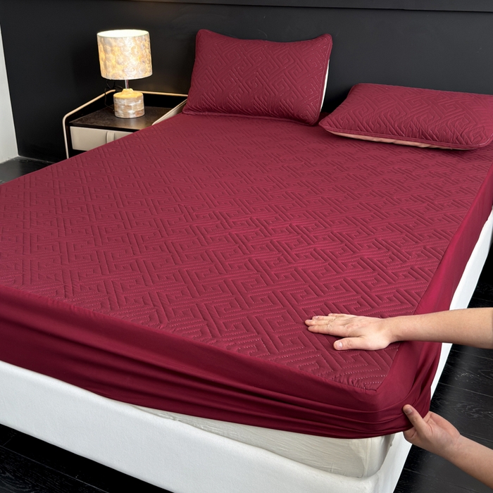 91家纺网 家纺一手货源 找家纺 慕克斯家纺 2026新款防水回字格床笠-慕克斯 酒红