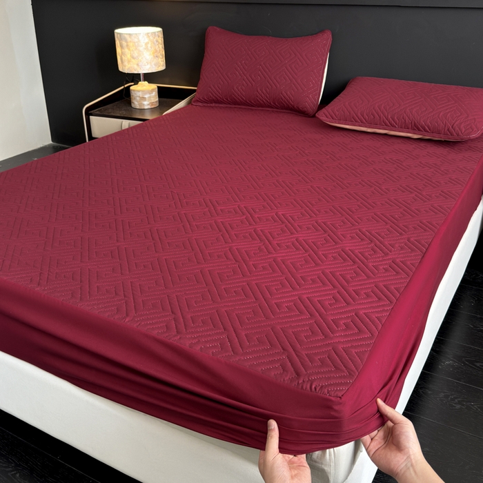 91家纺网 家纺一手货源 找家纺 慕克斯家纺 2026新款防水回字格床笠-慕克斯 酒红