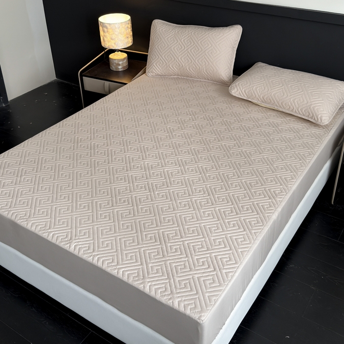 91家纺网 家纺一手货源 找家纺 慕克斯家纺 2026新款防水回字格床笠-慕克斯 卡其