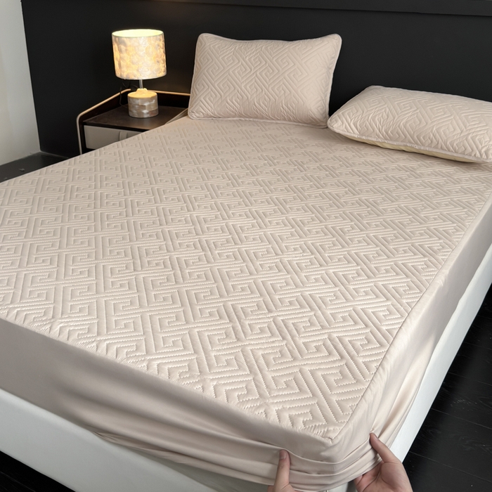 91家纺网 家纺一手货源 找家纺 慕克斯家纺 2026新款防水回字格床笠-慕克斯 卡其