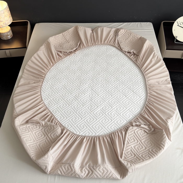 91家纺网 家纺一手货源 找家纺 慕克斯家纺 2026新款防水回字格床笠-慕克斯 卡其