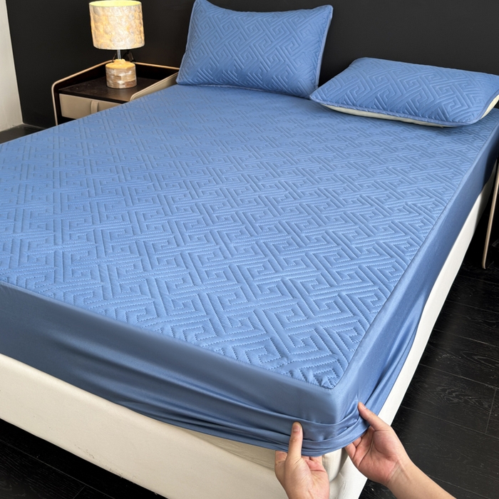 91家纺网 家纺一手货源 找家纺 慕克斯家纺 2026新款防水回字格床笠-慕克斯 蓝灰