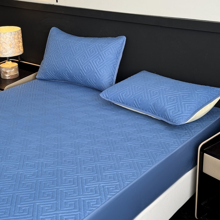 91家纺网 家纺一手货源 找家纺 慕克斯家纺 2026新款防水回字格床笠-慕克斯 蓝灰