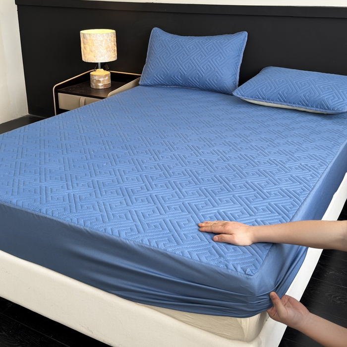 91家纺网 家纺一手货源 找家纺 慕克斯家纺 2026新款防水回字格床笠-慕克斯 蓝灰