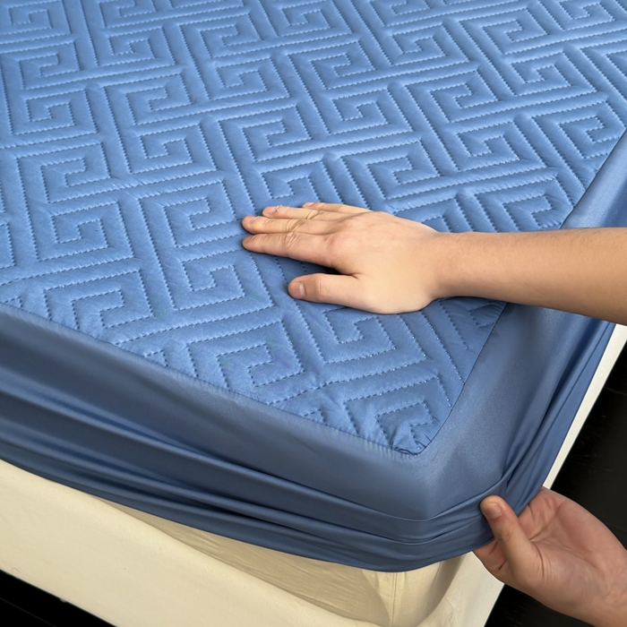 91家纺网 家纺一手货源 找家纺 慕克斯家纺 2026新款防水回字格床笠-慕克斯 蓝灰