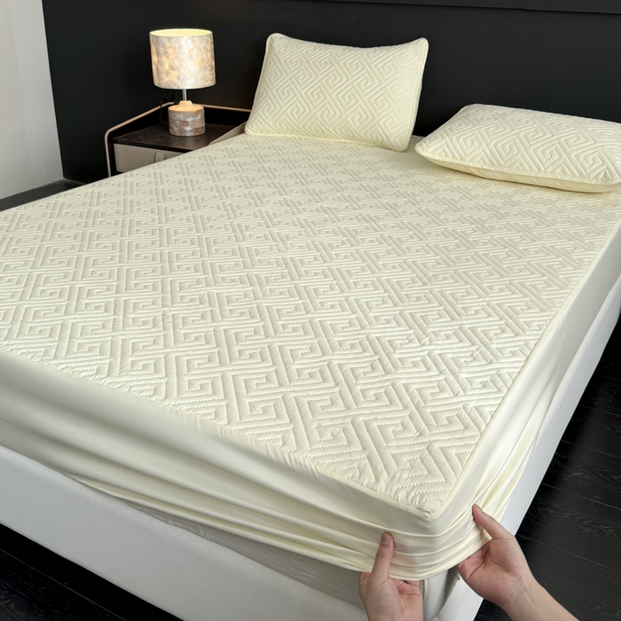 91家纺网 家纺一手货源 找家纺 慕克斯家纺 2026新款防水回字格床笠-慕克斯 米黄