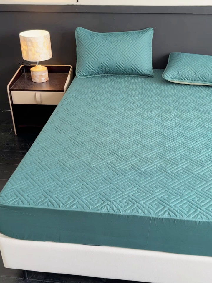 91家纺网 家纺一手货源 找家纺 慕克斯家纺 2026新款防水回字格床笠-慕克斯 墨绿