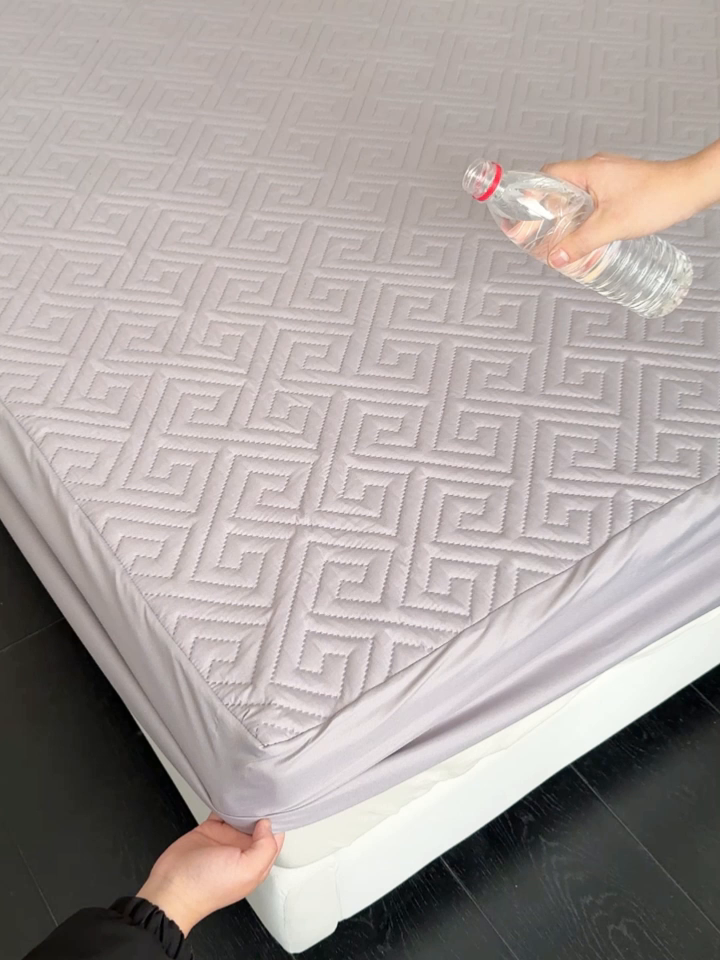 91家纺网 家纺一手货源 找家纺 慕克斯家纺 2026新款防水回字格床笠-慕克斯 浅灰