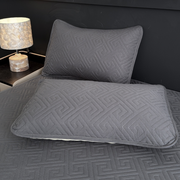 91家纺网 家纺一手货源 找家纺 慕克斯家纺 2026新款防水回字格床笠-慕克斯 深灰