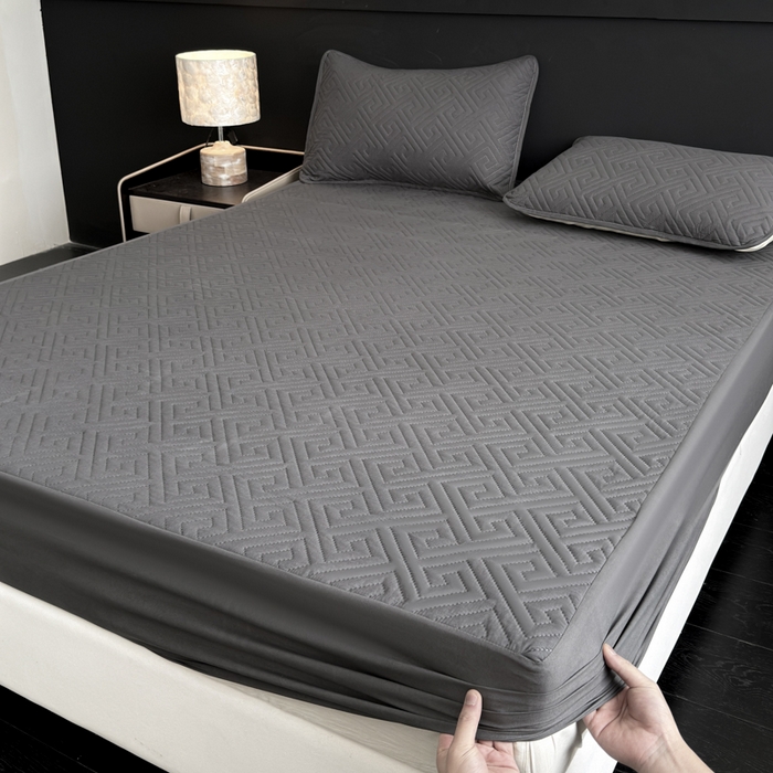 91家纺网 家纺一手货源 找家纺 慕克斯家纺 2026新款防水回字格床笠-慕克斯 深灰