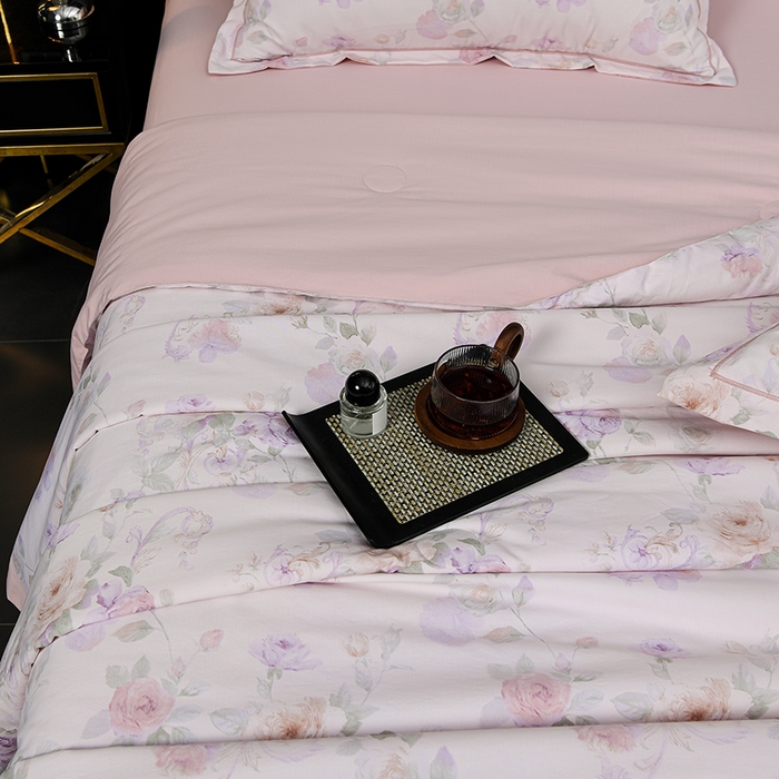 91家纺网 家纺一手货源 找家纺 千嘻汇 2026新款水洗天丝真丝夏被四件套夏凉被空调被 伊莉莎粉