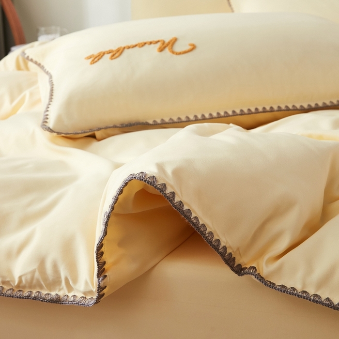 91家纺网 家纺一手货源 找家纺 啊雅家居 2026新款A类水洗棉贝壳边毛巾绣四件套 时尚黄