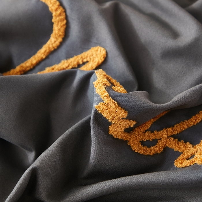 91家纺网 家纺一手货源 找家纺 啊雅家居 2026新款A类水洗棉贝壳边毛巾绣四件套 时尚灰