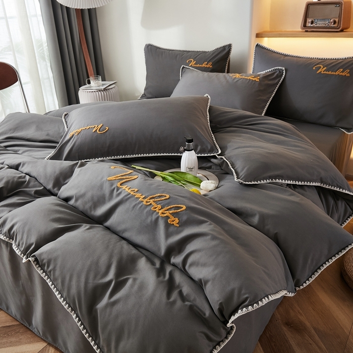 91家纺网 家纺一手货源 找家纺 啊雅家居 2026新款A类水洗棉贝壳边毛巾绣四件套 时尚灰