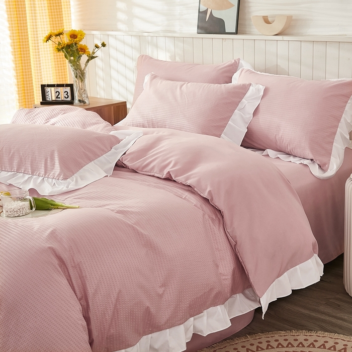 91家纺网 家纺一手货源 找家纺 啊雅家居 2026新款轻奢韩式花边华夫格四件套 梦幻粉