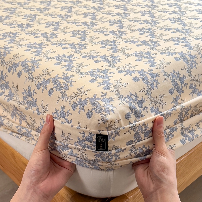 91家纺网 家纺一手货源 找家纺 芃成家纺 2026春夏新款全棉纯棉加厚老粗布单床笠床笠单件床笠三件套 蓝绣球