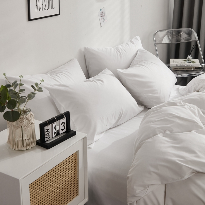 91家纺网 家纺一手货源 找家纺 啊雅家居 2025新款ins简约学生宿舍双拼纯色磨毛四件套可订制logo 白色