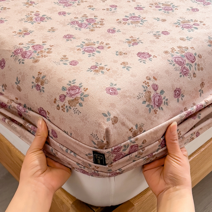 91家纺网 家纺一手货源 找家纺 芃成家纺 2026春夏新款全棉纯棉加厚老粗布单床笠床笠单件床笠三件套 月下玫瑰