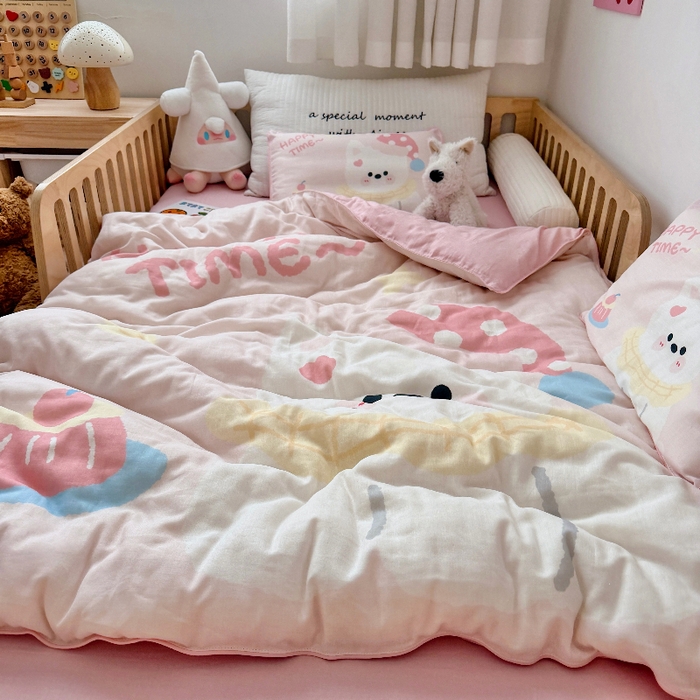 91家纺网 家纺一手货源 找家纺 萌宝家纺 2026新款母婴A类全棉双层纱儿童被套纯棉纱布三件套 西高地-粉色