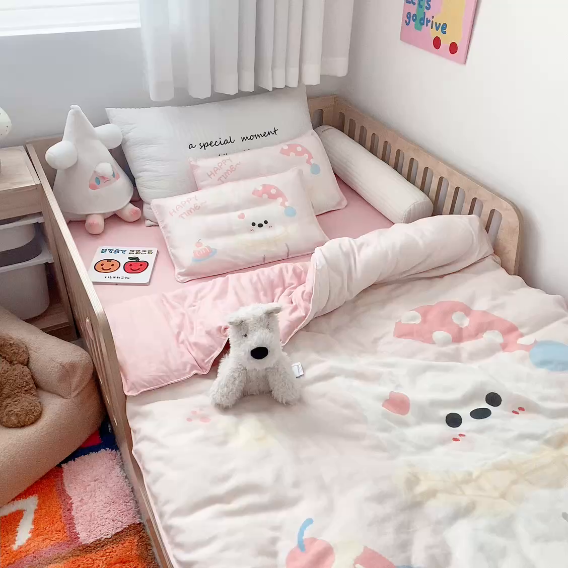 91家纺网 家纺一手货源 找家纺 萌宝家纺 2026新款母婴A类全棉双层纱儿童被套纯棉纱布三件套 西高地-粉色