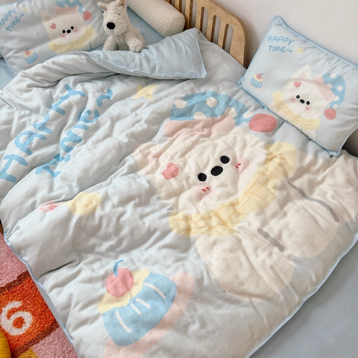 91家纺网 家纺一手货源 找家纺 萌宝家纺 2026新款母婴A类全棉双层纱儿童被套纯棉纱布三件套 西高地-蓝色