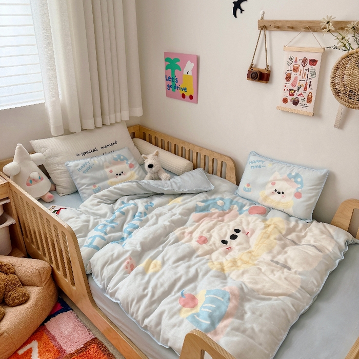 91家纺网 家纺一手货源 找家纺 萌宝家纺 2026新款母婴A类全棉双层纱儿童被套纯棉纱布三件套 西高地-蓝色