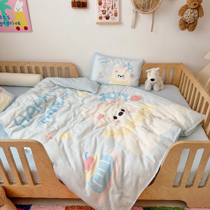 91家纺网 家纺一手货源 找家纺 萌宝家纺 2026新款母婴A类全棉双层纱儿童被套纯棉纱布三件套 西高地-蓝色