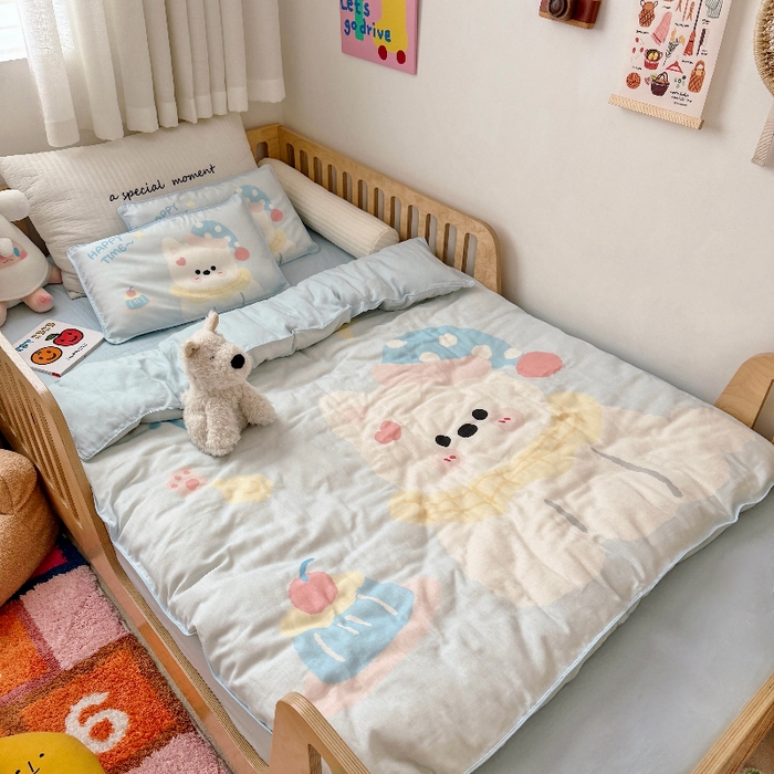 91家纺网 家纺一手货源 找家纺 萌宝家纺 2026新款母婴A类全棉双层纱儿童被套纯棉纱布三件套 西高地-蓝色