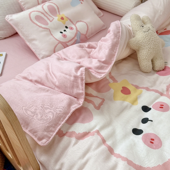 91家纺网 家纺一手货源 找家纺 萌宝家纺 2026新款母婴A类全棉双层纱儿童被套纯棉纱布三件套 小兔子