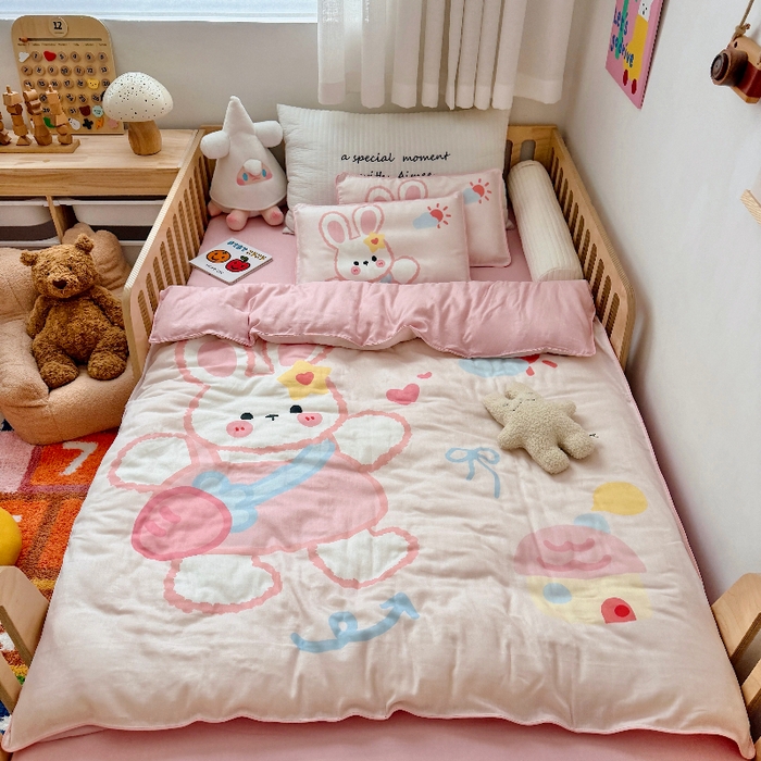 91家纺网 家纺一手货源 找家纺 萌宝家纺 2026新款母婴A类全棉双层纱儿童被套纯棉纱布三件套 小兔子