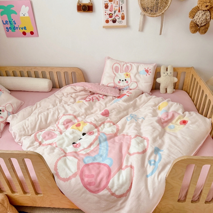 91家纺网 家纺一手货源 找家纺 萌宝家纺 2026新款母婴A类全棉双层纱儿童被套纯棉纱布三件套 小兔子