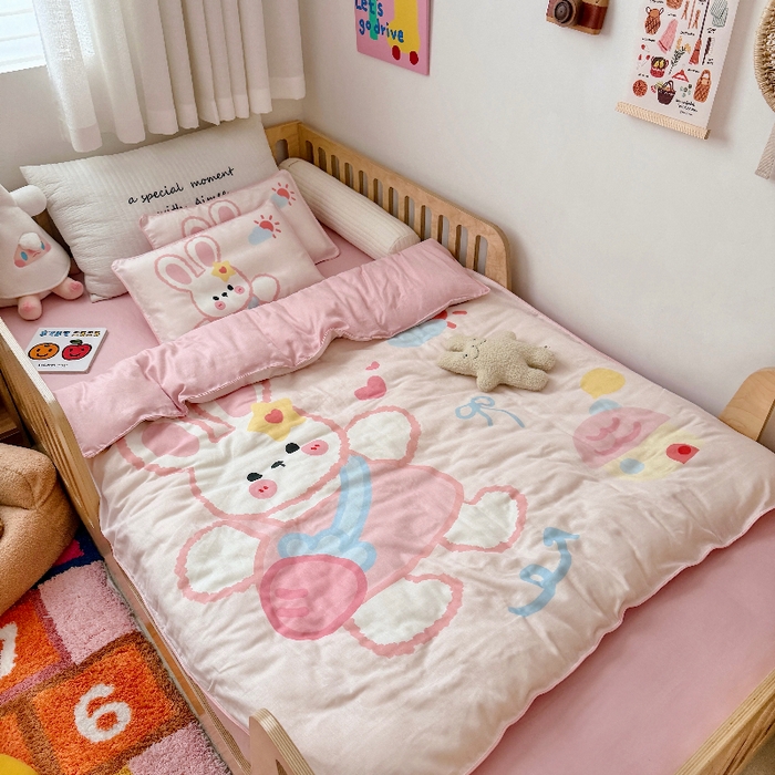 91家纺网 家纺一手货源 找家纺 萌宝家纺 2026新款母婴A类全棉双层纱儿童被套纯棉纱布三件套 小兔子