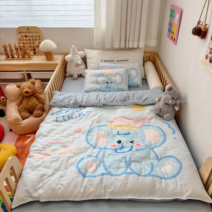91家纺网 家纺一手货源 找家纺 萌宝家纺 2026新款母婴A类全棉双层纱儿童被套纯棉纱布三件套 小象